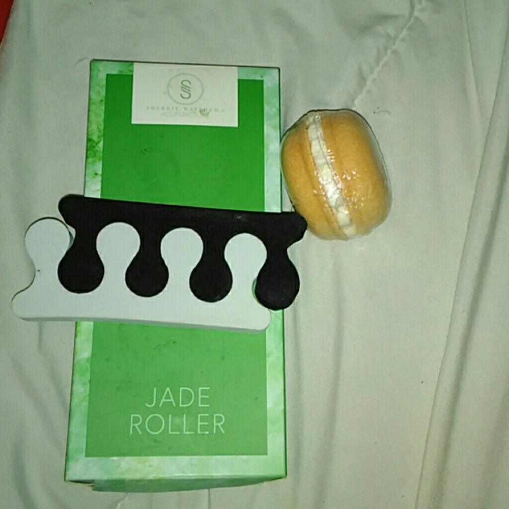Jade Roller Eyes and Lips Sampler - Picture 5 of 6